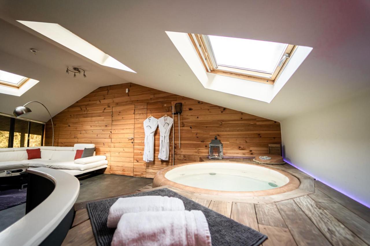 Le Lov'T - Suite Avec Jacuzzi Spontin Eksteriør billede