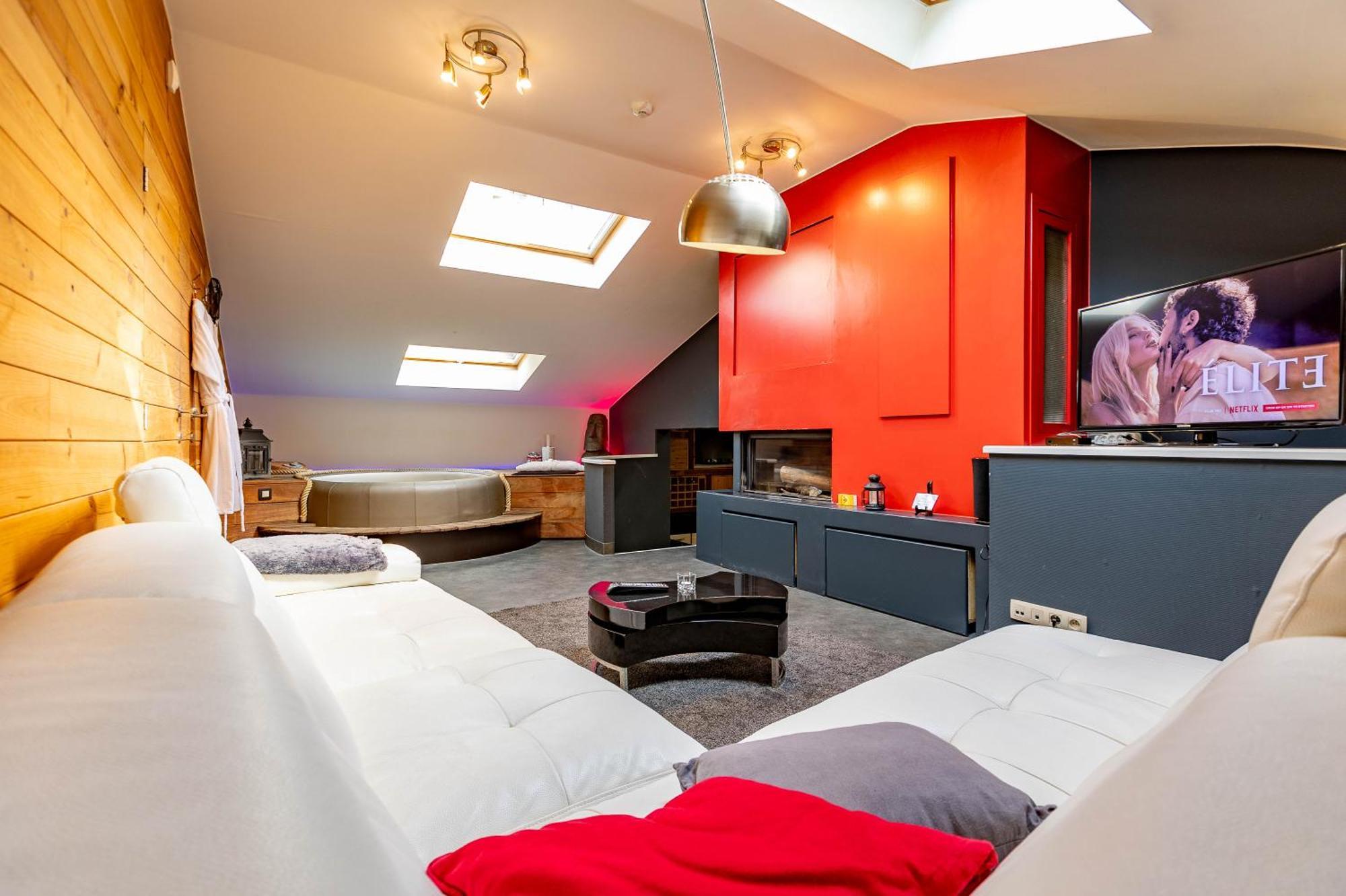 Le Lov'T - Suite Avec Jacuzzi Spontin Eksteriør billede